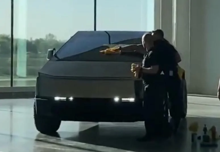 Tesla Cybertruck Musk: Production Cybertruck Width to be 82" and Come Standard With Upper Laser Blade Lights 2F7500B5-B7A5-4821-9592-35D6E95E44F3