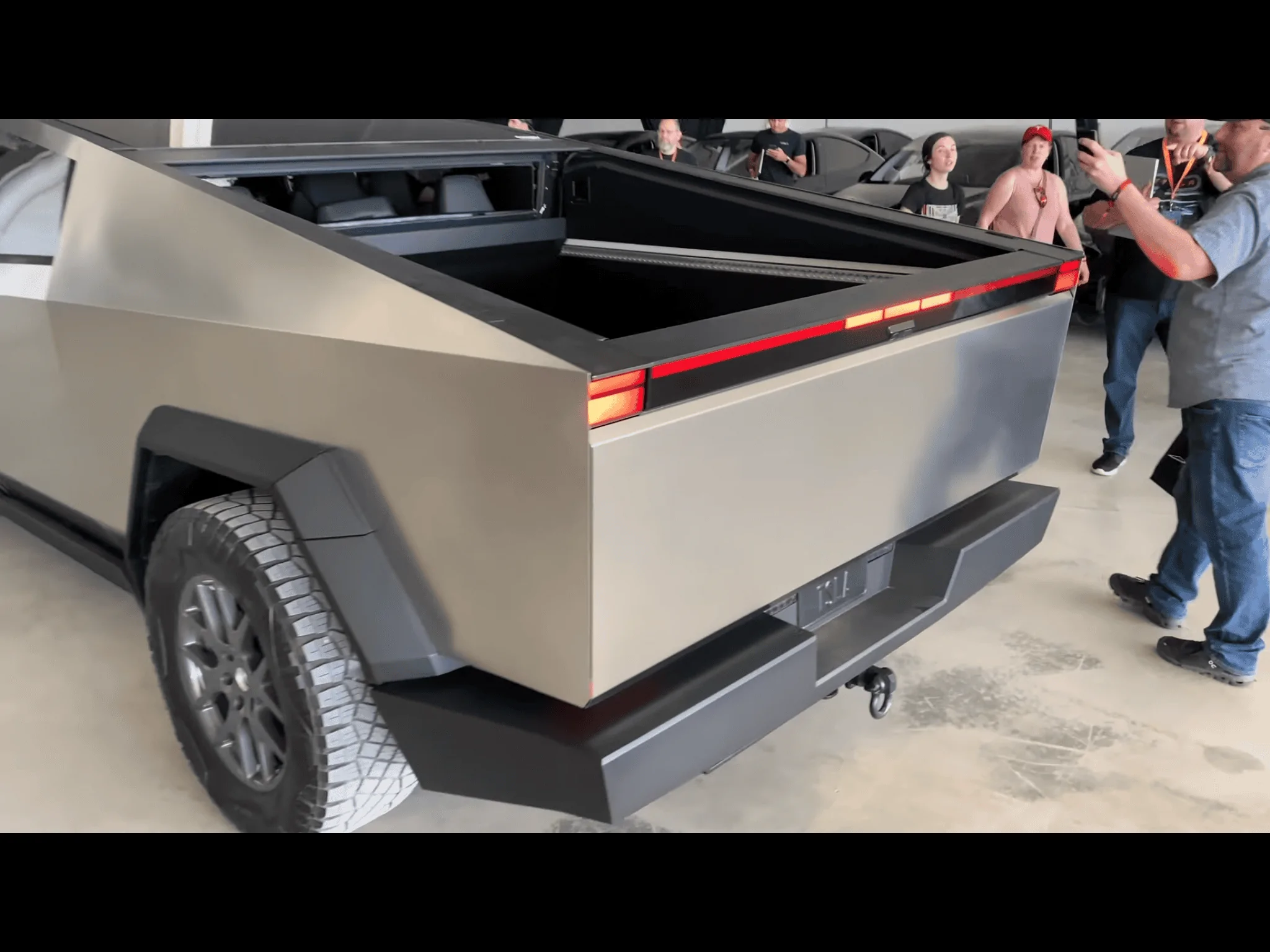 Tesla Cybertruck The Best of Cyber Rodeo Coverage AAAA7DBF-8845-4736-93CC-0B6084F129A4