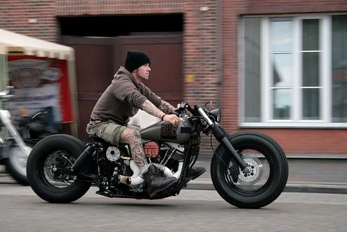 Tesla Cybertruck Cybertruck's folding mid gate and roll-down rear window confirmed! 11b9a3b51965e4c804dfa9335563a5d0--bobber-motorcycle-harley-bobber
