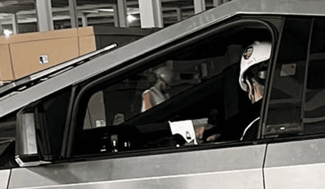 Tesla Cybertruck I think I found the Sail Pillar 1650671690778