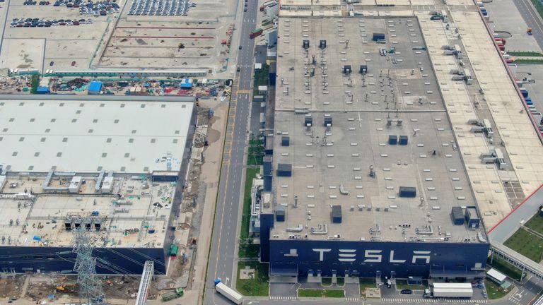 Tesla Cybertruck Tesla halts production at Shanghai plant due to supply issues skynews-tesla-shanghai_5767353