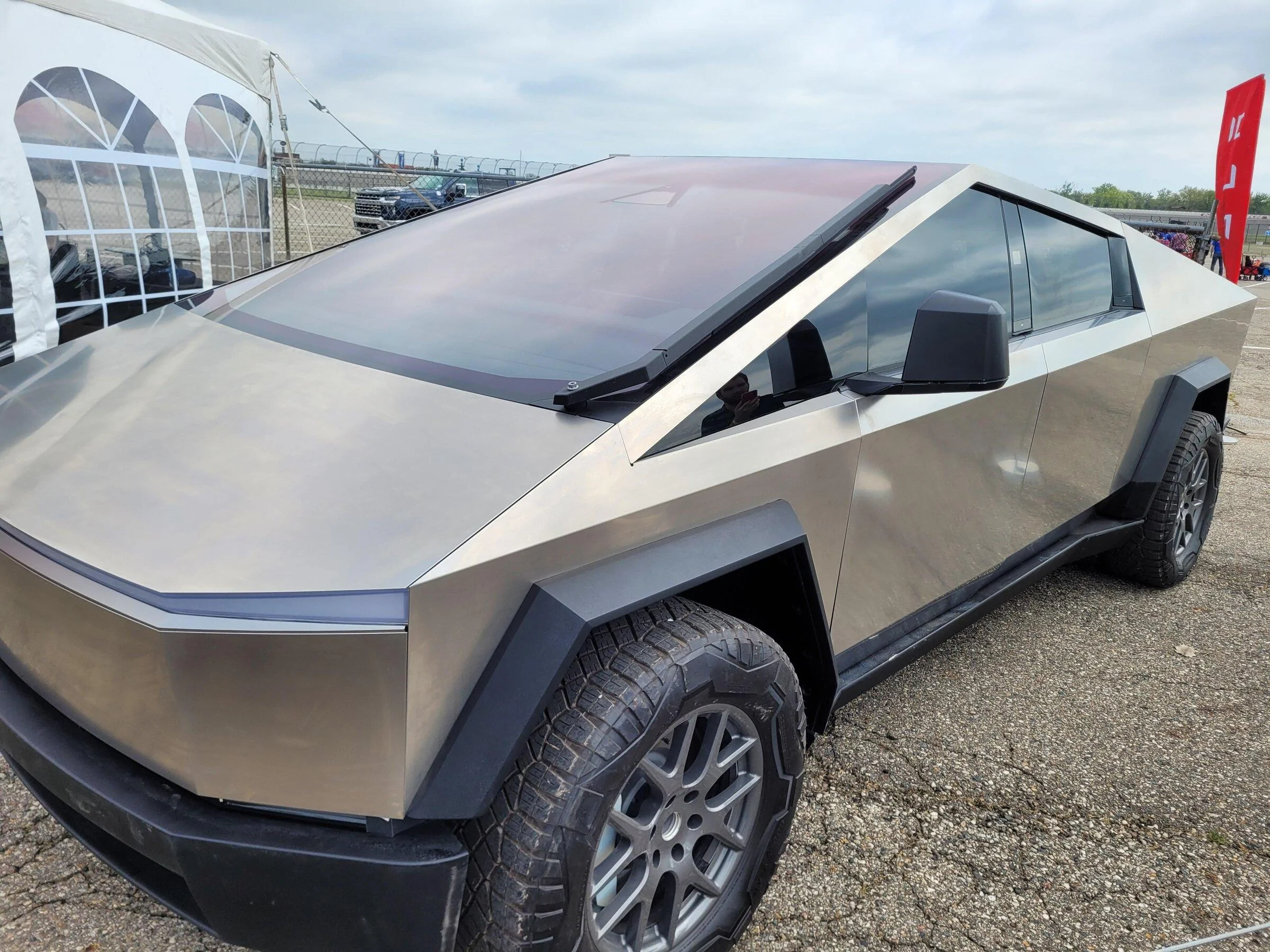 Tesla Cybertruck Cybertruck spotted at Tesla booth at Michigan Formula SAE competition owz4osa22x091 (1)