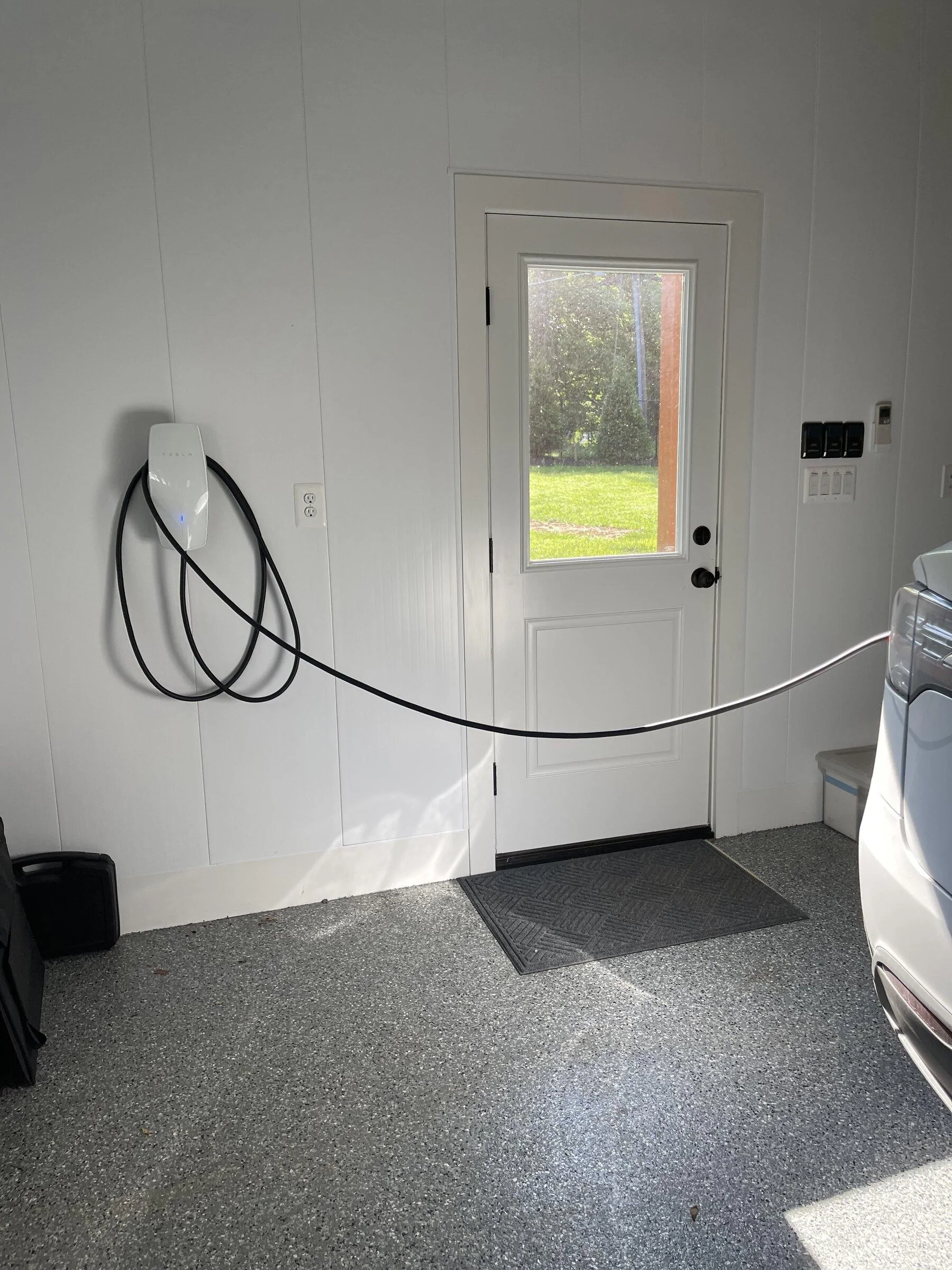 Tesla Cybertruck Does wall charger need to be plugged back in after use? IMG_1793