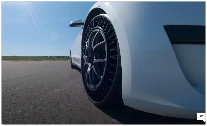 Tesla Cybertruck Airless Tires not adjustable Goodyear’s airless tires are being tested on a Tesla | Mashable 2022-06-06 17-40-39