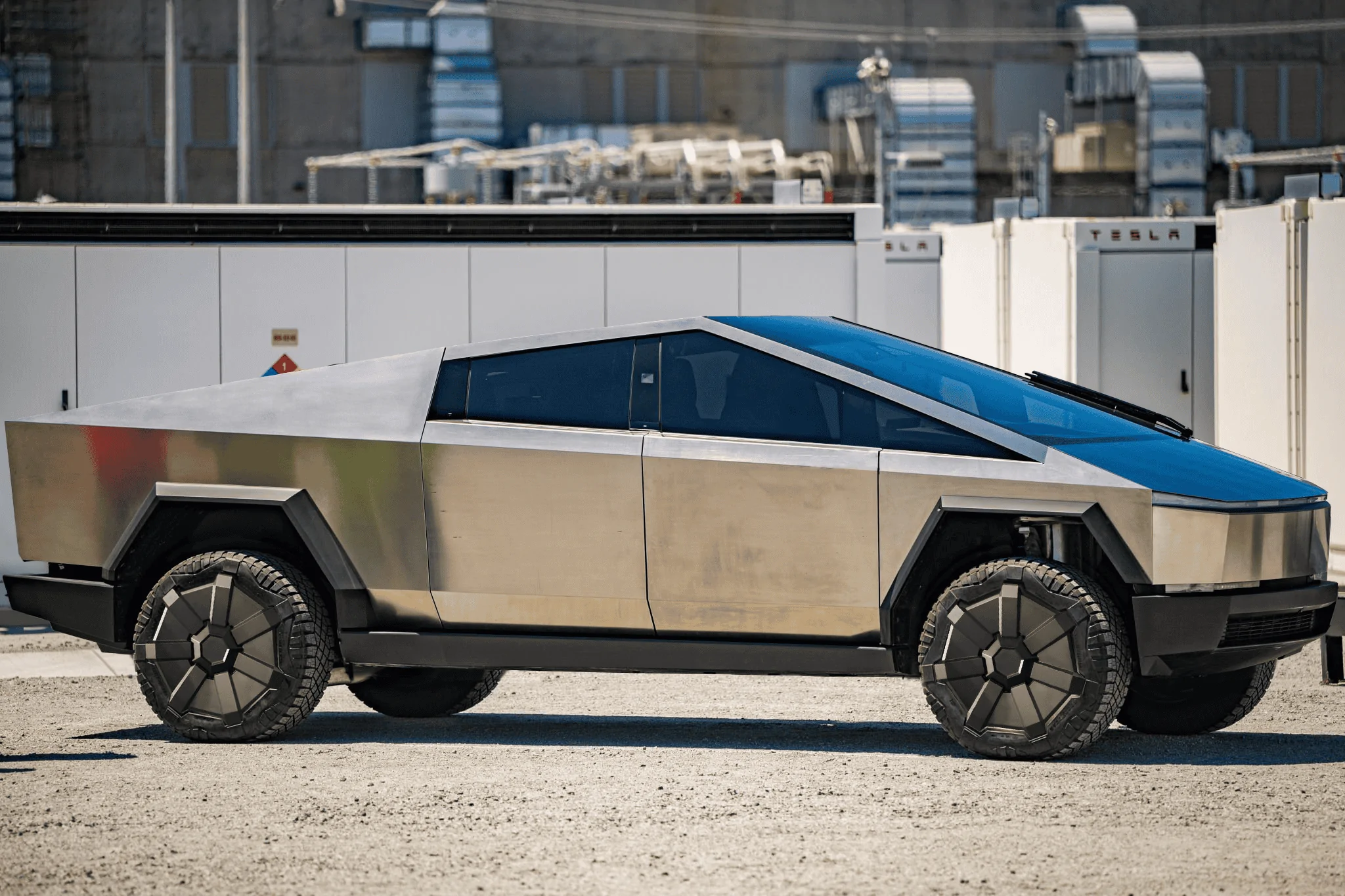 Tesla Cybertruck Photoshopped early prototype model to look more similar to concept cybertruck_photosho