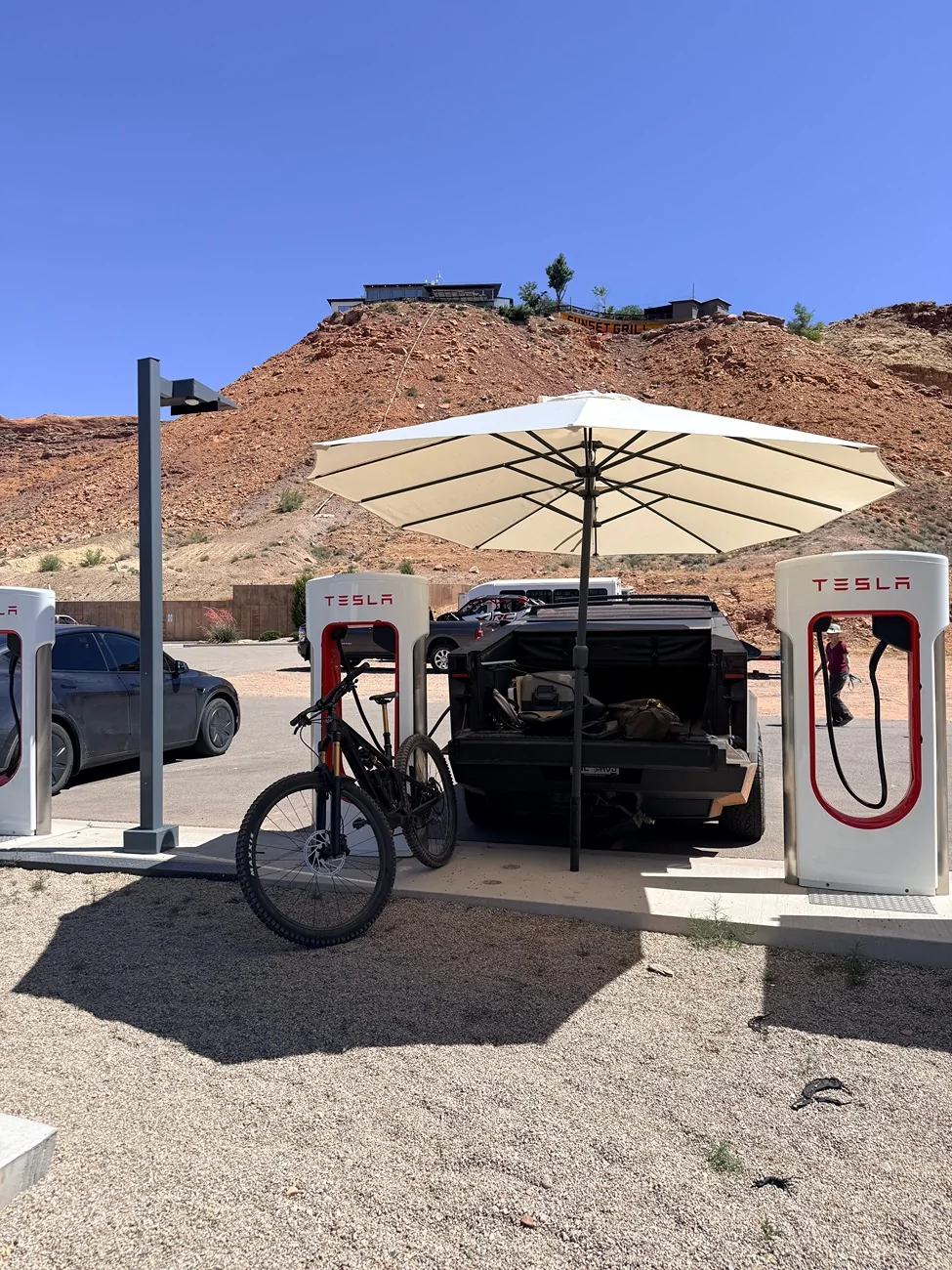 Tesla Cybertruck Hitch mounted shade umbrella IMG_2478