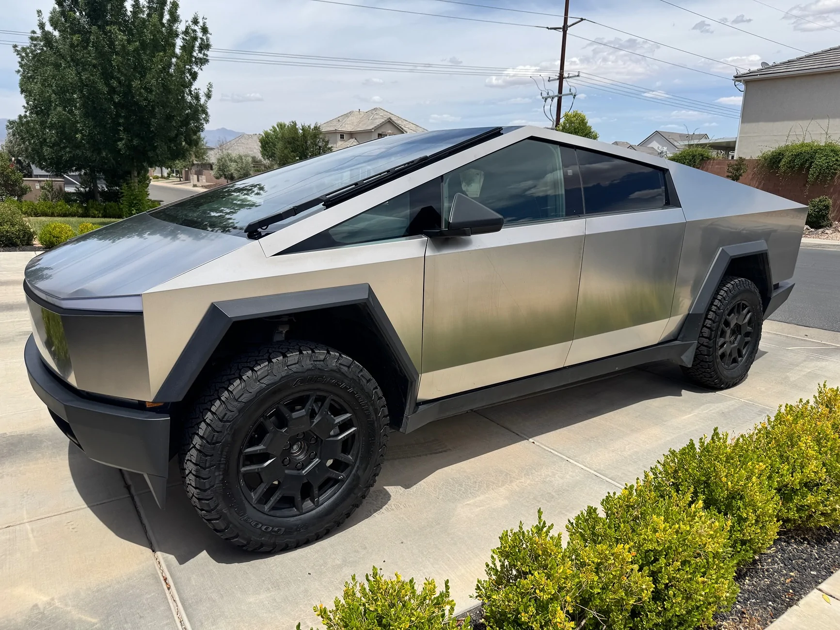 Tesla Cybertruck Pirelli Scorpion OEM A/S to KO3 tires IMG_2329