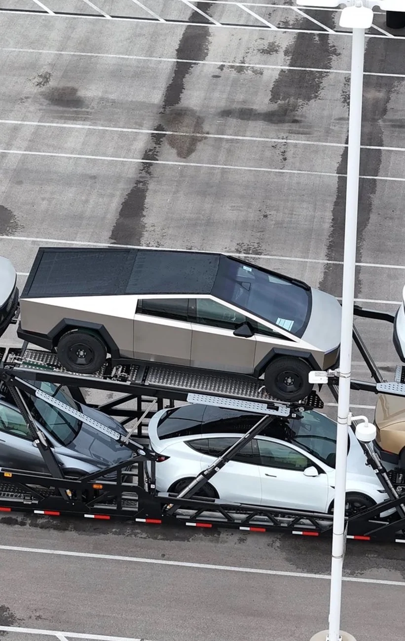 Tesla Cybertruck $59k Base Dual-Motor AWD Cybertruck Begin Delivery! IMG_1571
