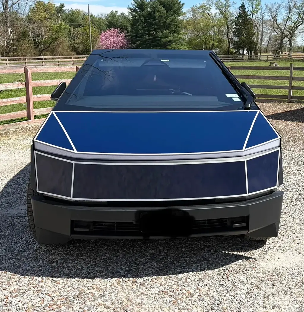 Tesla Cybertruck TESBROS Tron wrap almost complete. 120234-b6d457215ea42f7e6d53fe15059ba5ae (1)