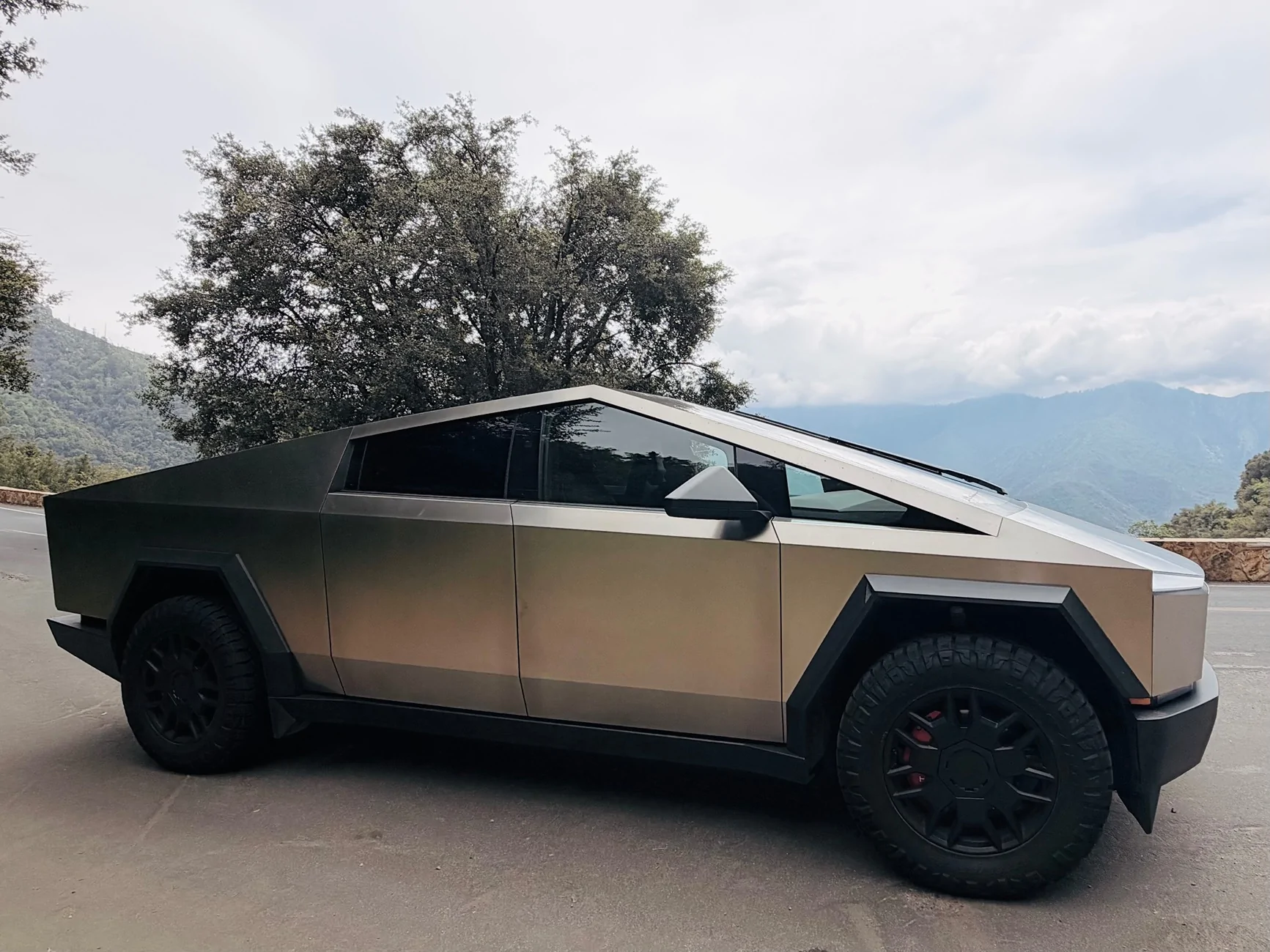 Tesla Cybertruck CT at 14000 feet IMG_8005
