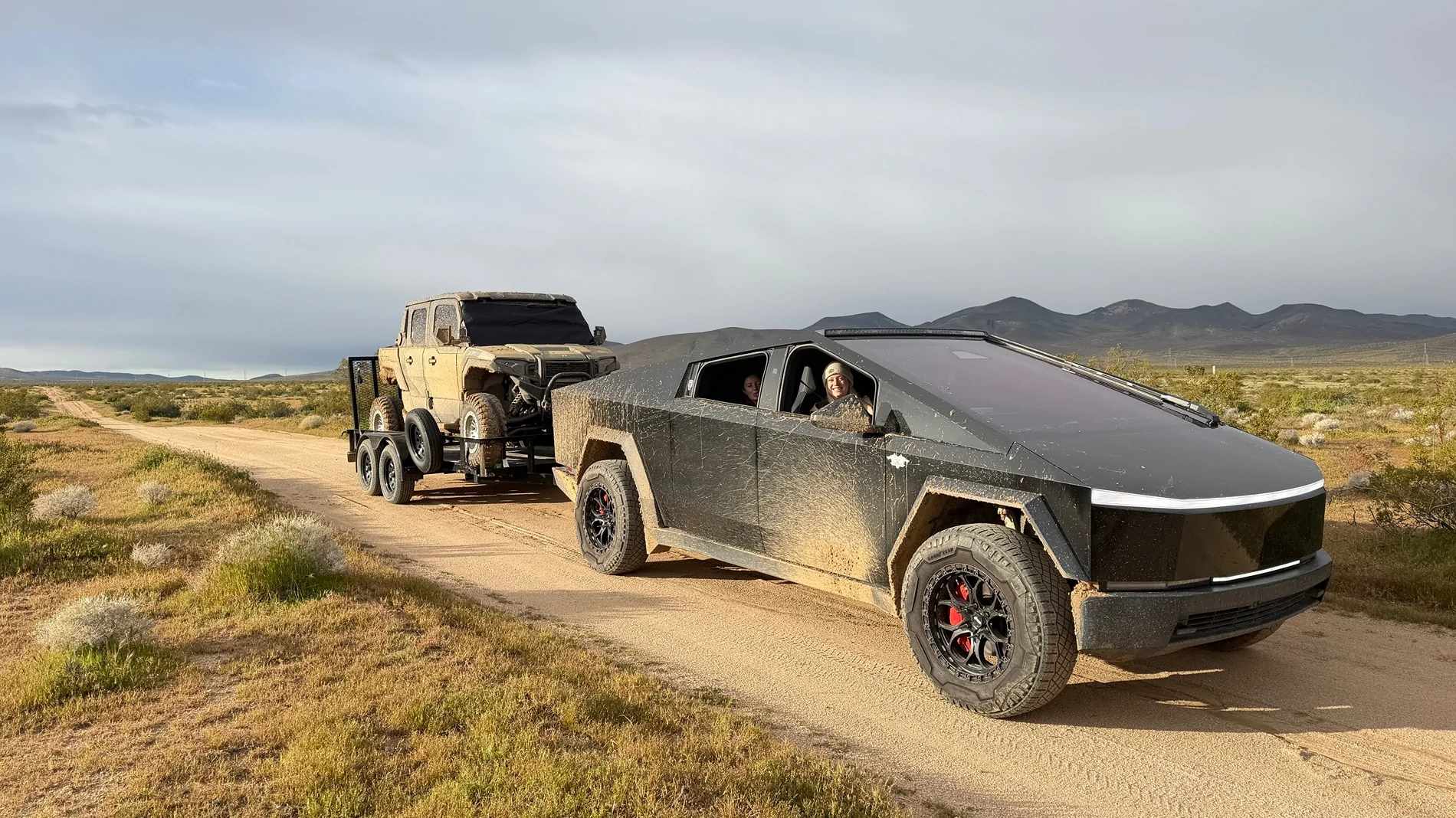 Tesla Cybertruck Cybertruck range estimate while towing IMG_1586