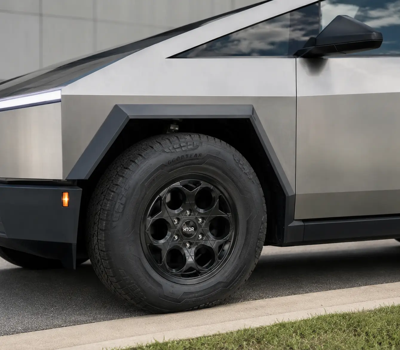 Tesla Cybertruck $59k Base Dual-Motor AWD Cybertruck Begin Delivery! 1DDEF423-88D5-4365-A8E3-E2F4C7CDF931