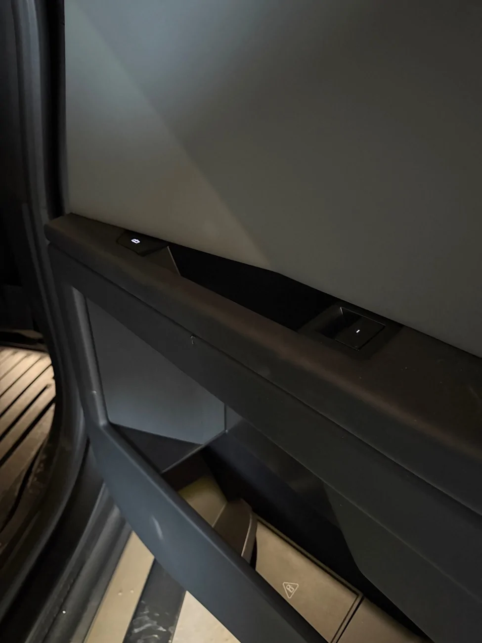 Tesla Cybertruck Door fabric tear IMG_4713