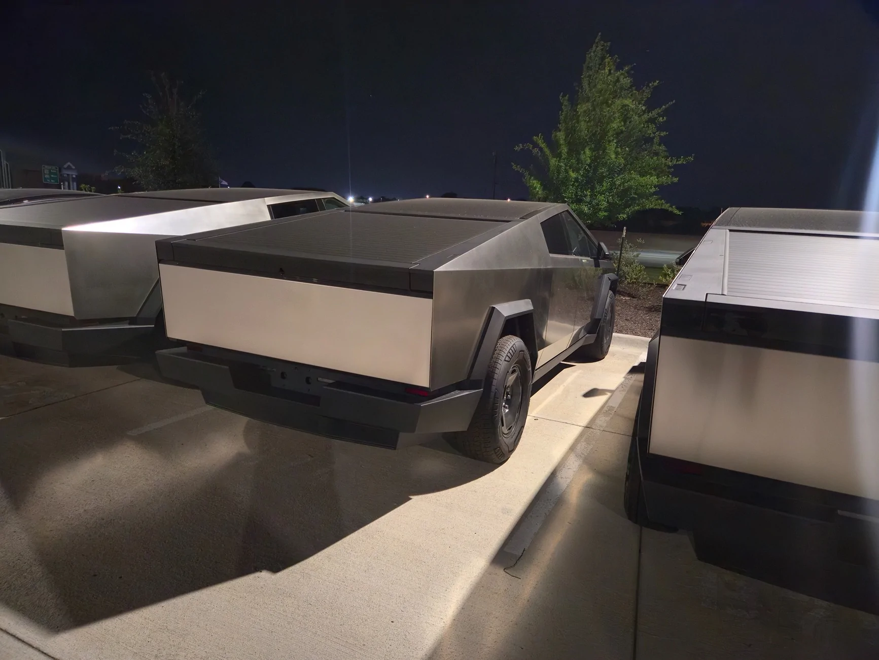 Tesla Cybertruck $59k Base Dual-Motor AWD Cybertruck Begin Delivery! 20260530_230135