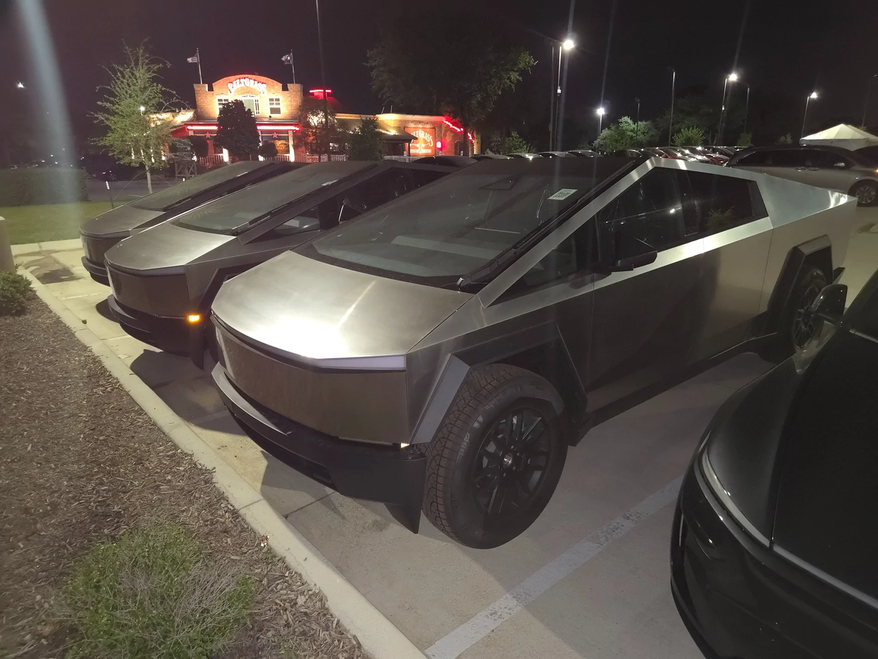 Tesla Cybertruck $59k Base Dual-Motor AWD Cybertruck Begin Delivery! 20260530_230634