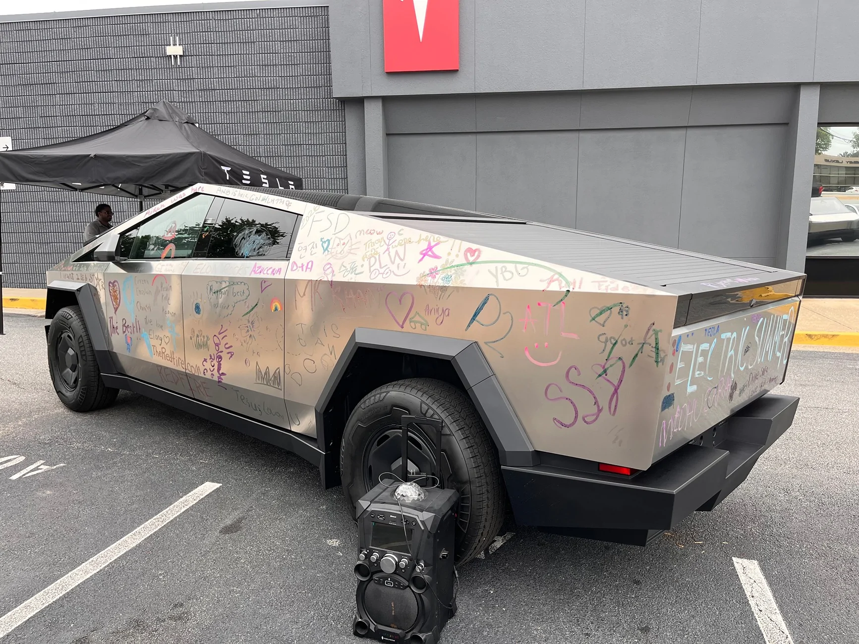 Tesla Cybertruck $59k Base Dual-Motor AWD Cybertruck Begin Delivery! IMG_5074