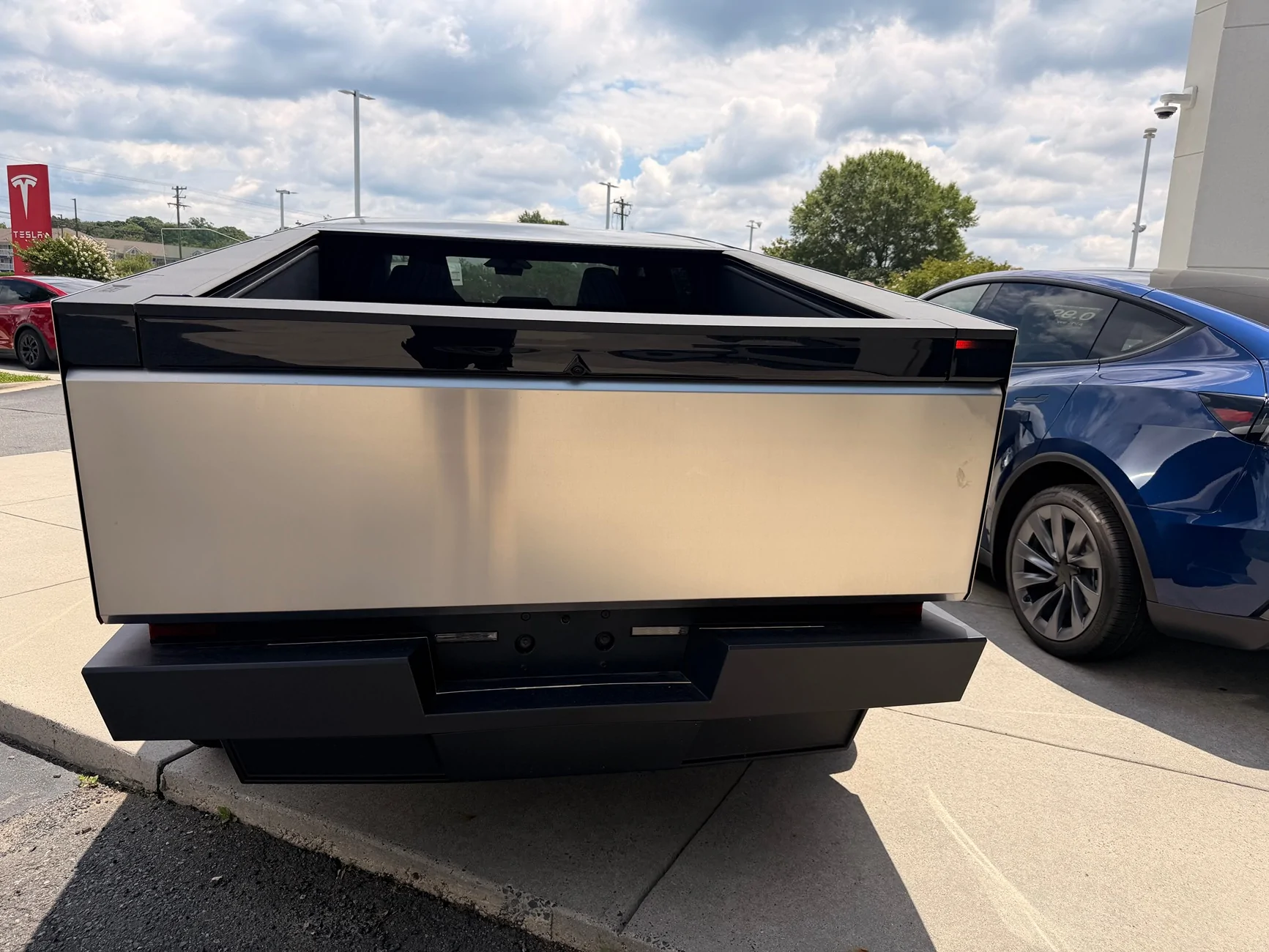 Tesla Cybertruck $59k Base Dual-Motor AWD Cybertruck Begin Delivery! IMG_4739