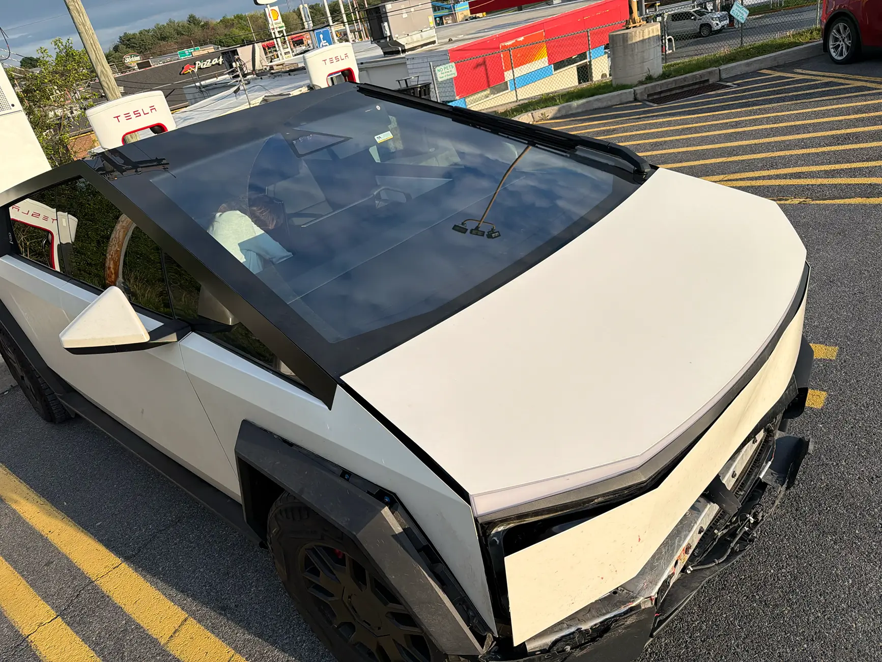 Tesla Cybertruck Partial delamination front stainless tempImageXYEscZ