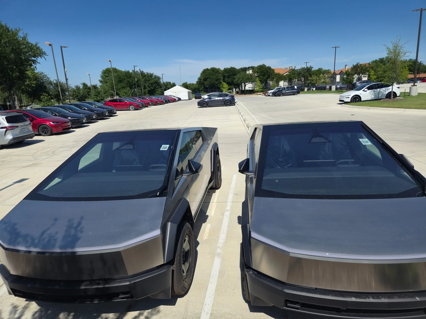 Tesla Cybertruck $59k Base Dual-Motor AWD Cybertruck Begin Delivery! 20260601_161309