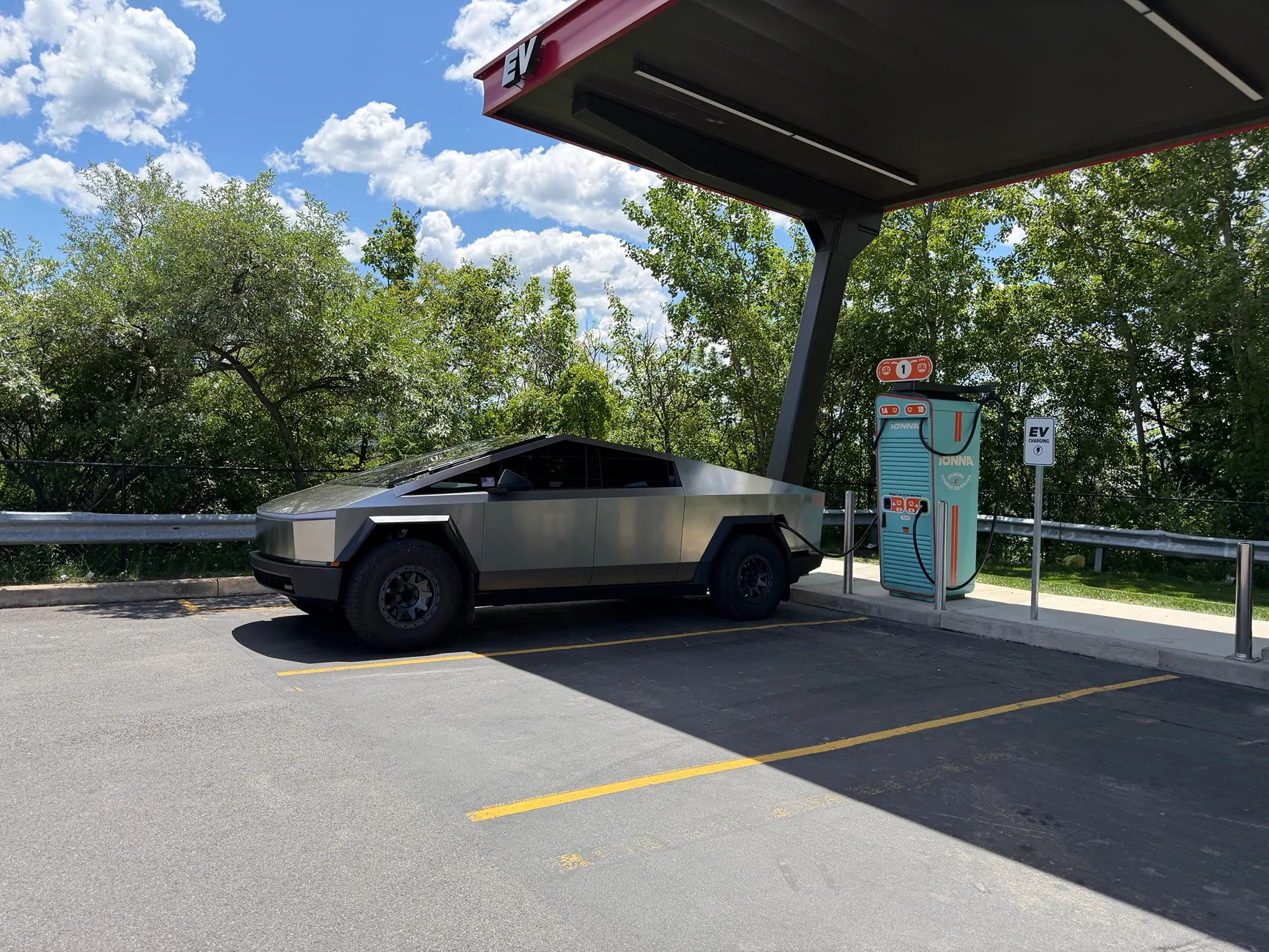 Tesla Cybertruck Daily random Cybertruck photos thread - Post Yours! 📸 🤳 IMG_1255