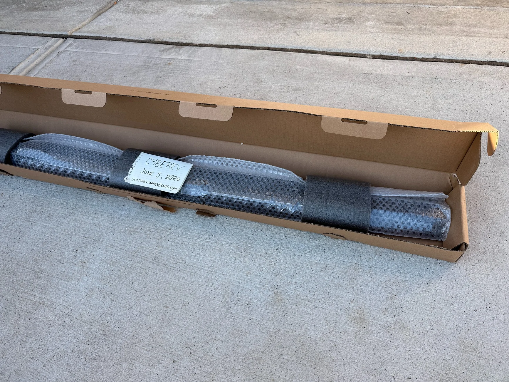 Tesla Cybertruck [⛔️ SCAM!] NEW Cybertruck Off-Road Lightbar $1,200 Shipped IMG_6011