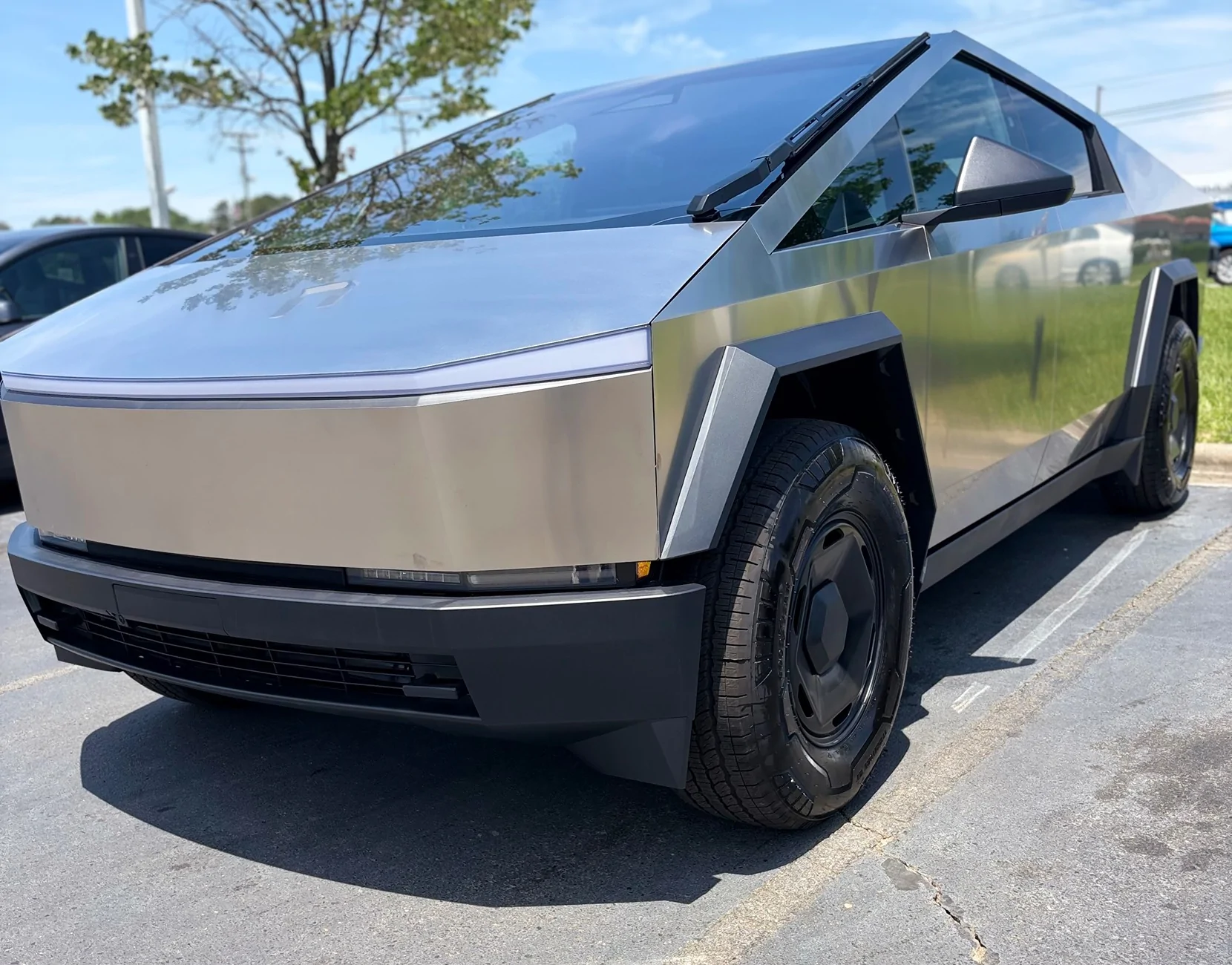 Tesla Cybertruck $59k Base Dual-Motor AWD Cybertruck Begin Delivery! IMG_4001