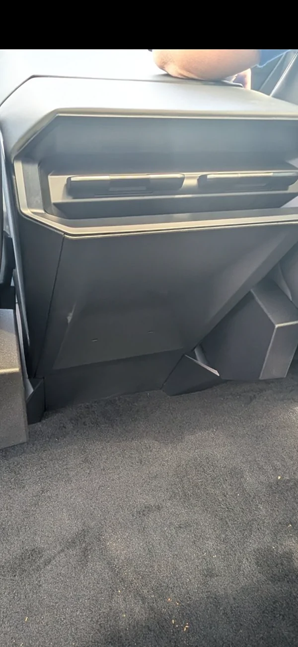Tesla Cybertruck $59k Base Dual-Motor AWD Cybertruck Begin Delivery! IMG_5319