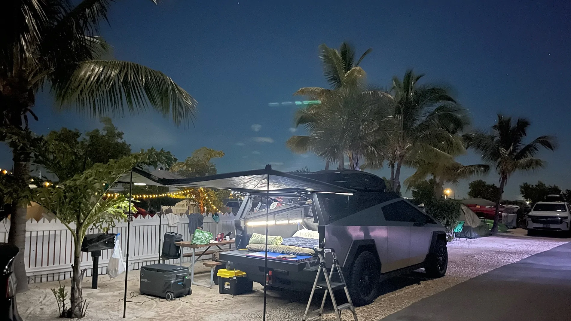 Tesla Cybertruck 8.2ft 270-Degree Urander Hard Shell Awning | Full Demo & Walkthrough IMG_9968