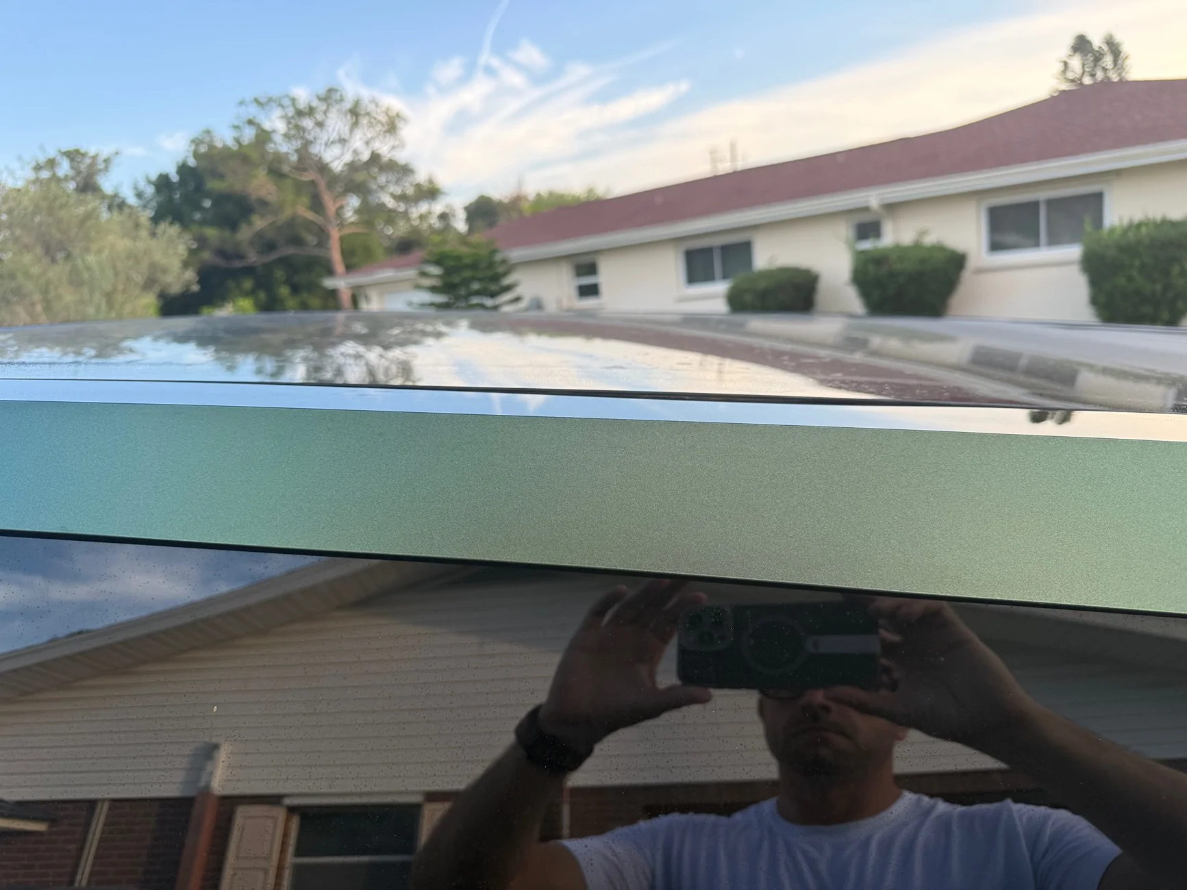 Tesla Cybertruck Roof popping up? IMG_7925
