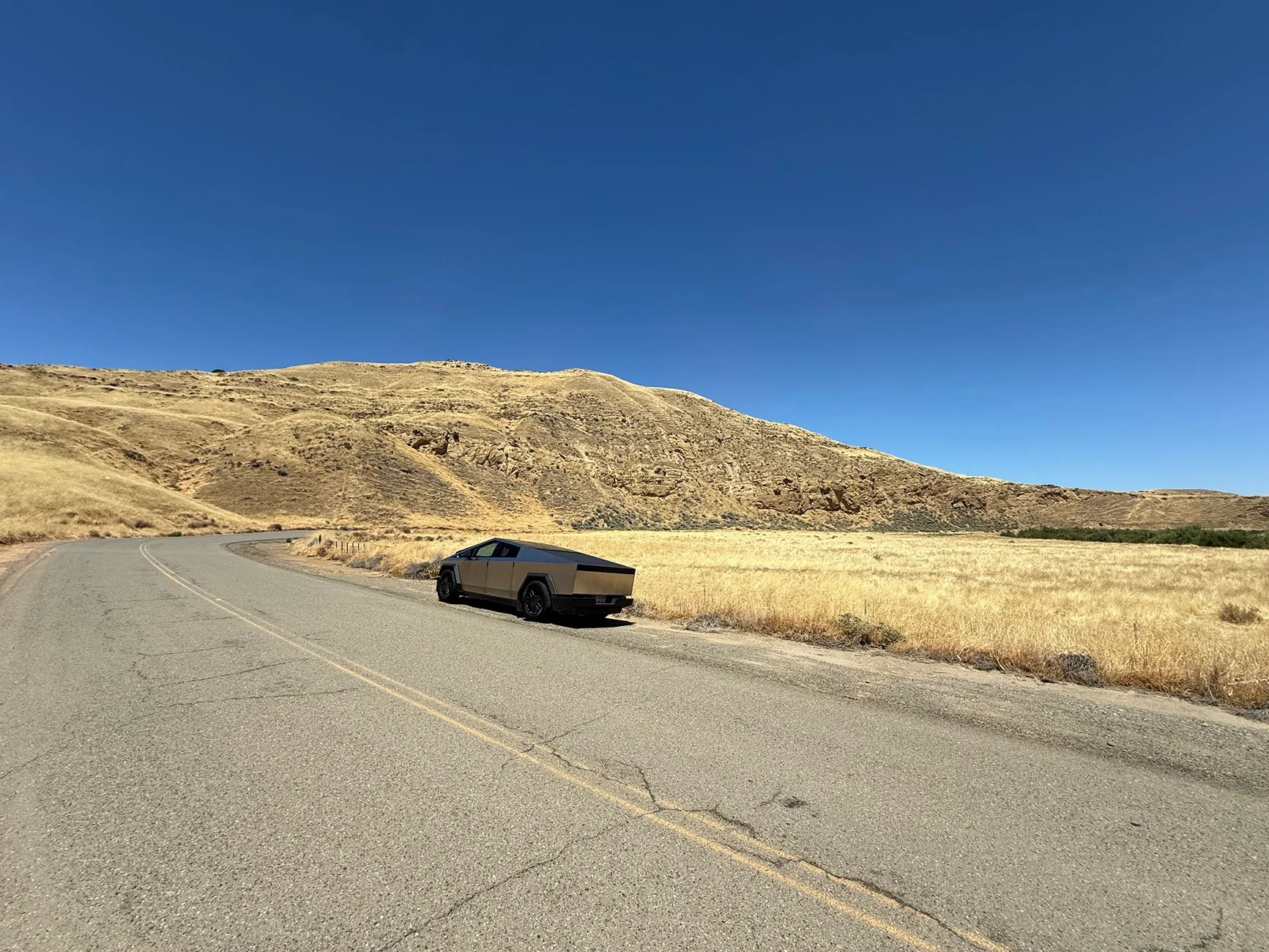 Tesla Cybertruck Daily random Cybertruck photos thread - Post Yours! 📸 🤳 IMG_1739