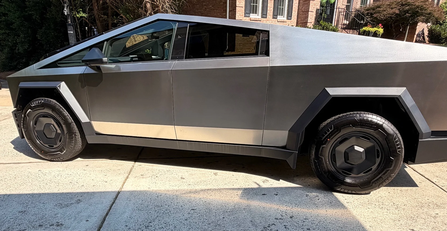 Tesla Cybertruck $59k Base Dual-Motor AWD Cybertruck Begin Delivery! IMG_4944