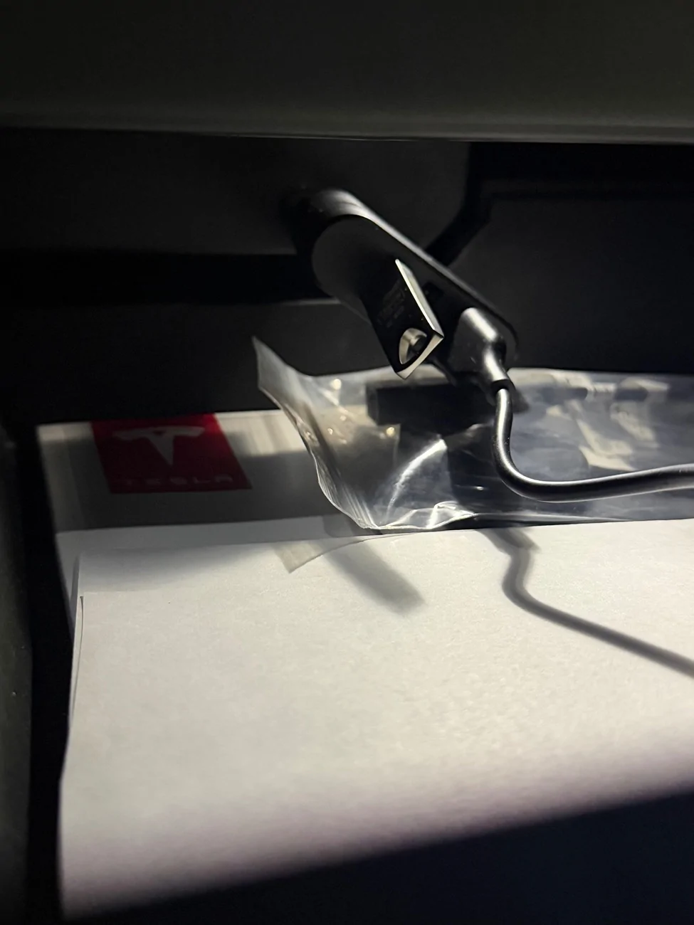Tesla Cybertruck Wolfbox G900 Pro rearview mirror / dashcam  review IMG_2352
