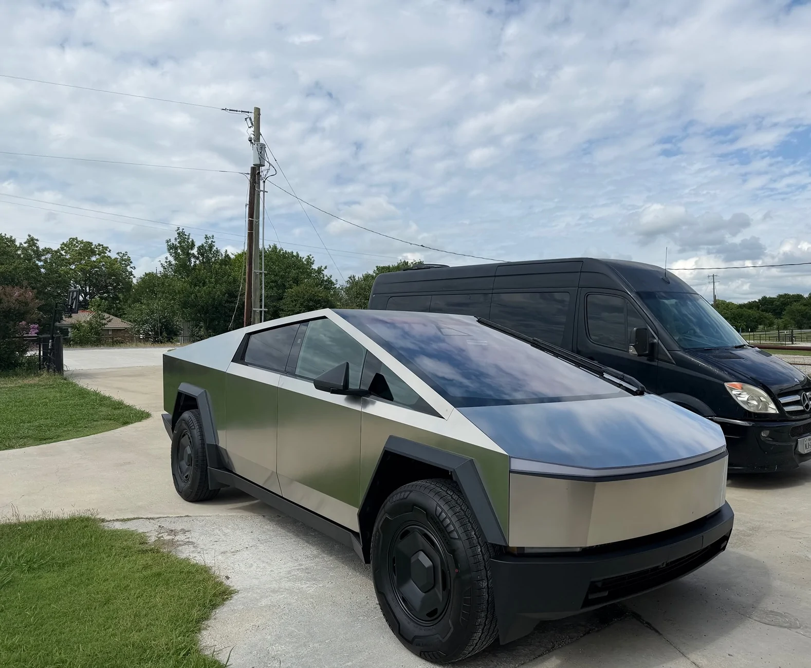 Tesla Cybertruck $59k Base Dual-Motor AWD Cybertruck Begin Delivery! 1781562969691-ii