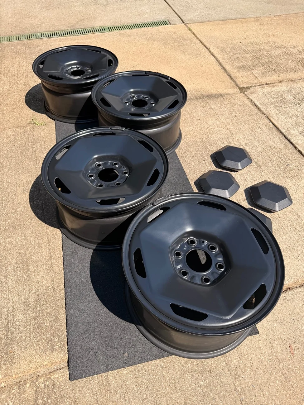 Tesla Cybertruck FS : 26 AWD Tesla CyberTruck 18” Mantle Wheels - NEARLY NEW IMG_5100