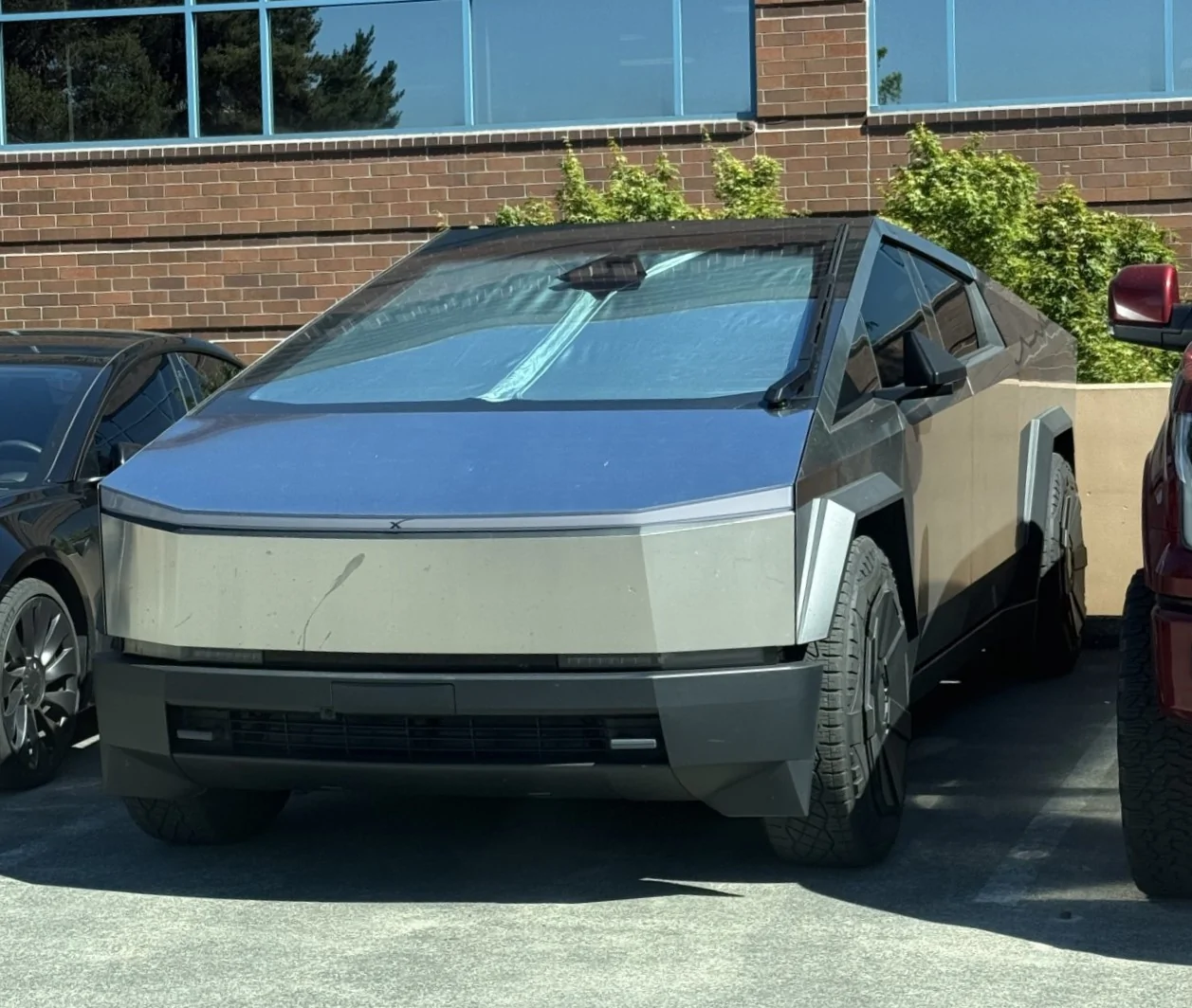 Tesla Cybertruck Summon (ASS) now rolling out with FSD Supervised v14.3.4 for Cybertruck! -- videos added Clown Summon