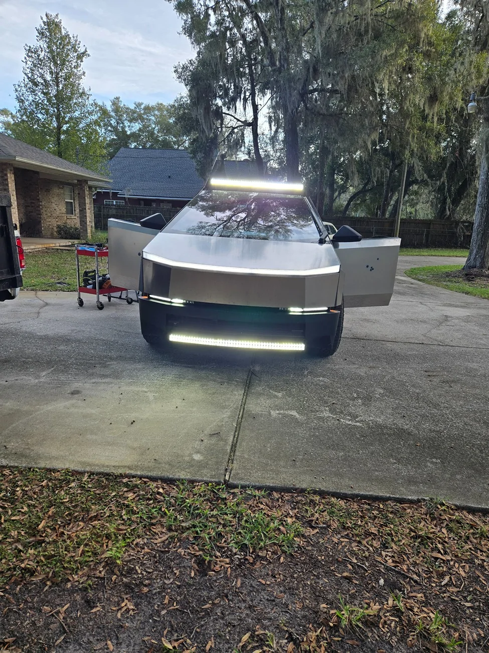 Tesla Cybertruck Tesla Light Bar and Alternatives 20241107_164804