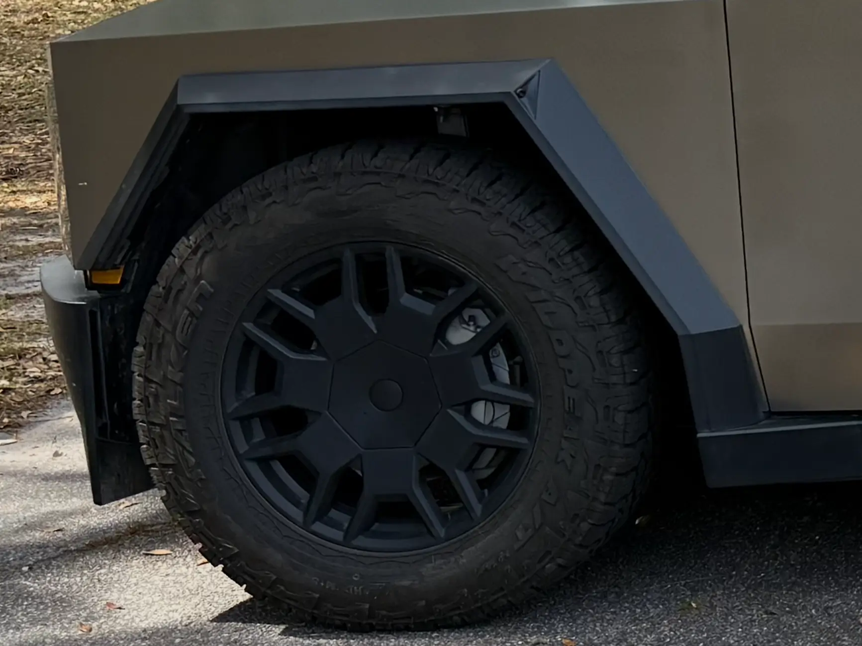 Tesla Cybertruck Just installed full set of KO3 tires (vs. Goodyear AT tires) IMG_0031