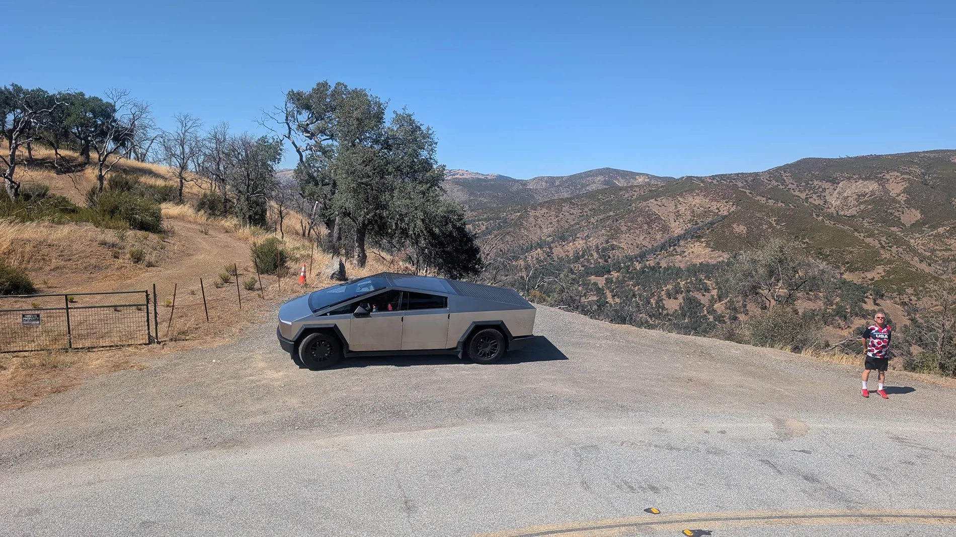 Tesla Cybertruck Daily random Cybertruck photos thread - Post Yours! 📸 🤳 6a30ca7b-d6b4-43fa-a71e-cc1644ce81c2