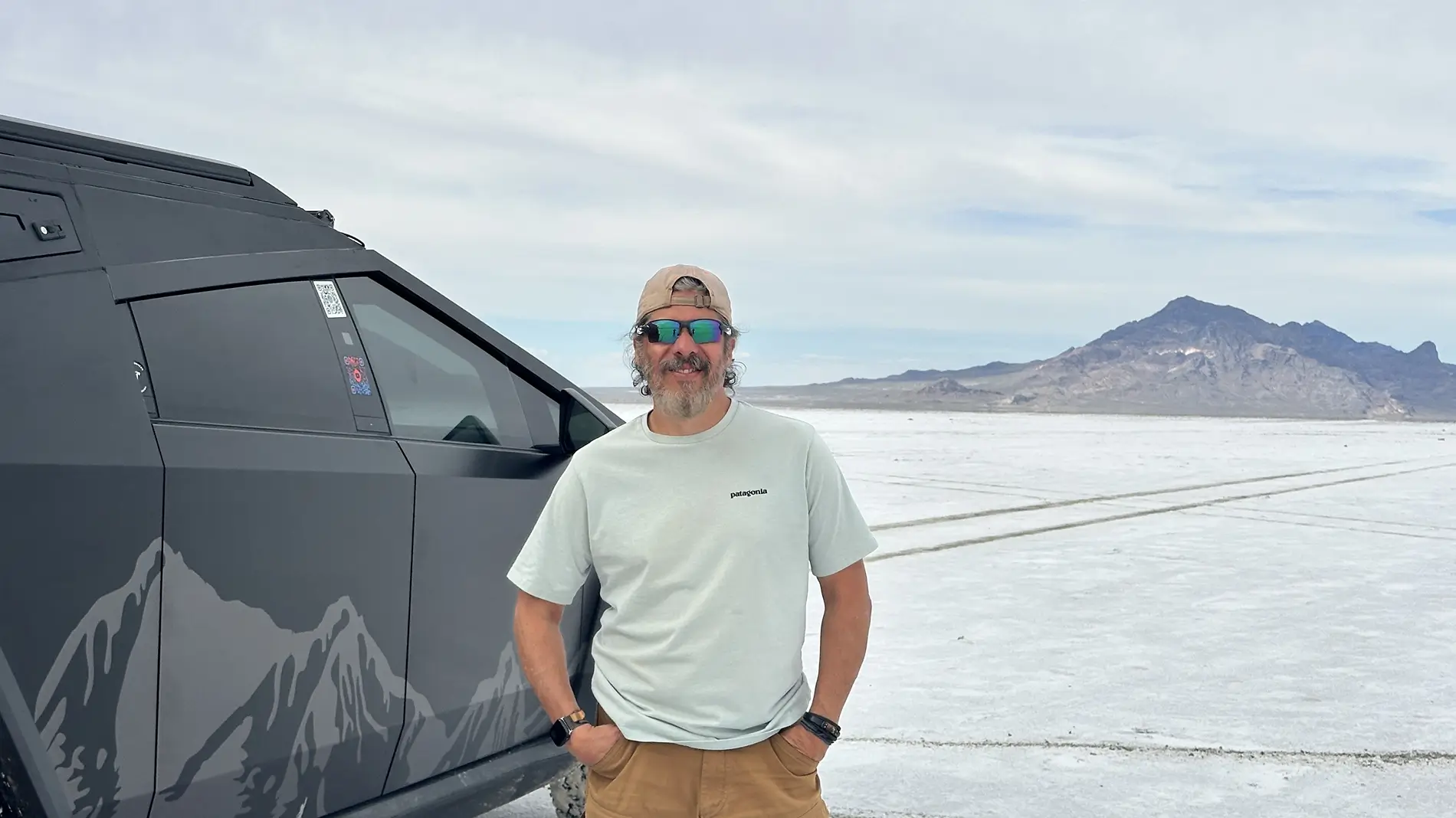 Tesla Cybertruck Urander Rack Mega Thread – Post Your Setup! 1782149310187-y7