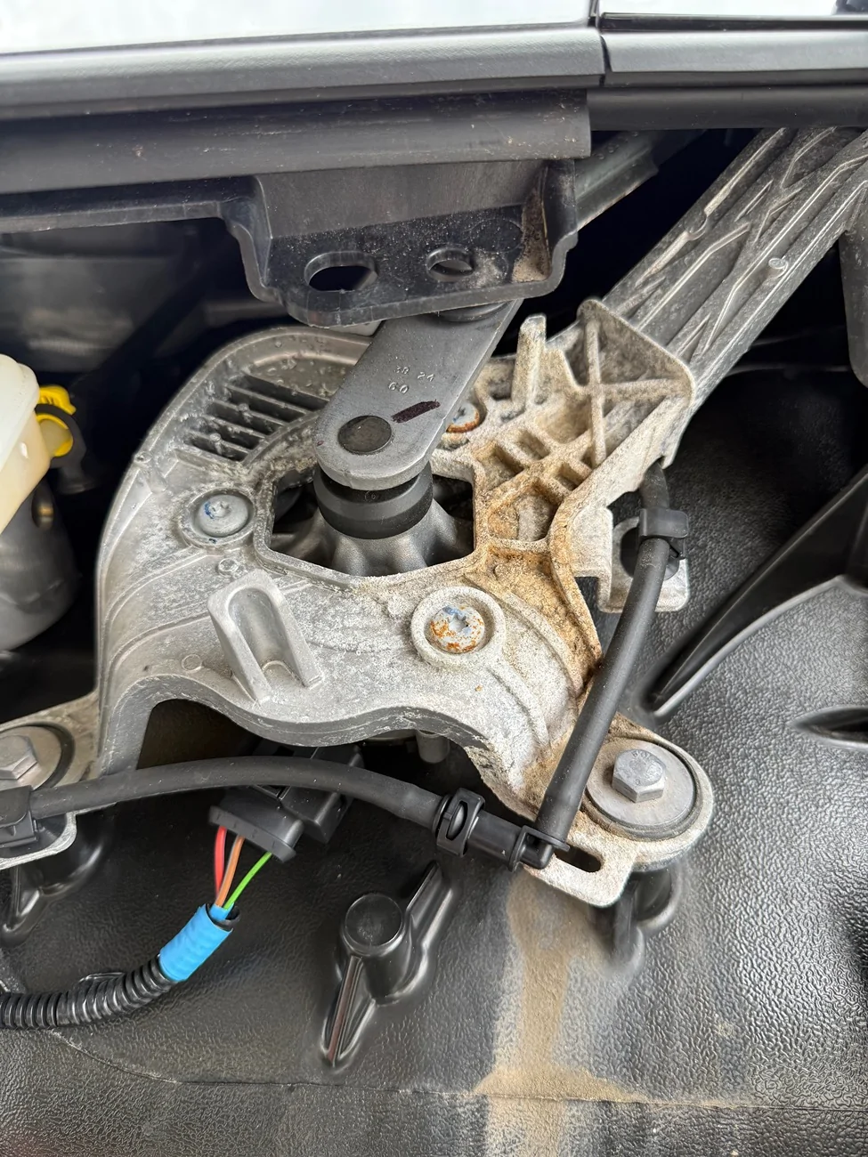 Tesla Cybertruck Corrosion on suspension mount IMG_6352