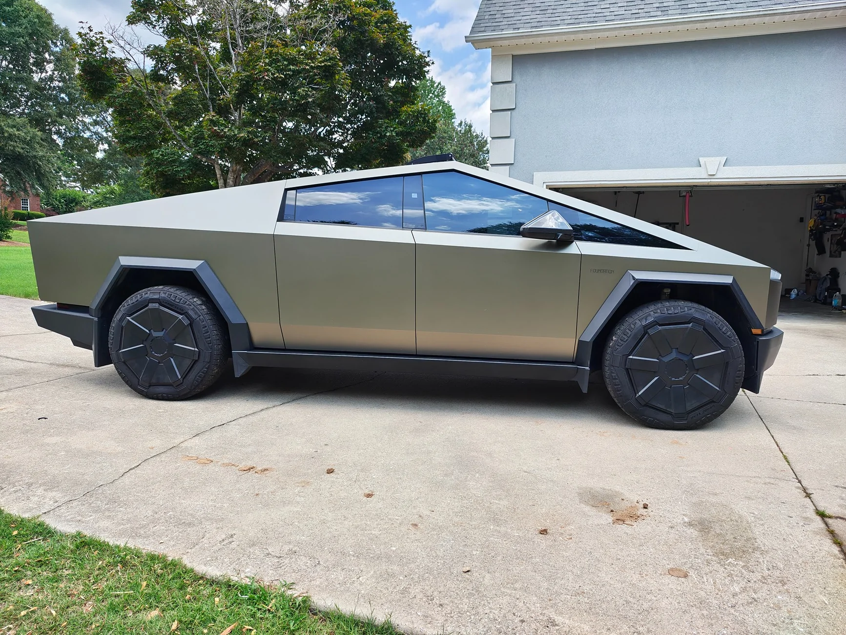 Tesla Cybertruck METAL / SILVER / TITANIUM / STEEL Vinyl Wrap & PPF Cybertruck -- Photos & Videos IMG_20260625_141923843_HDR