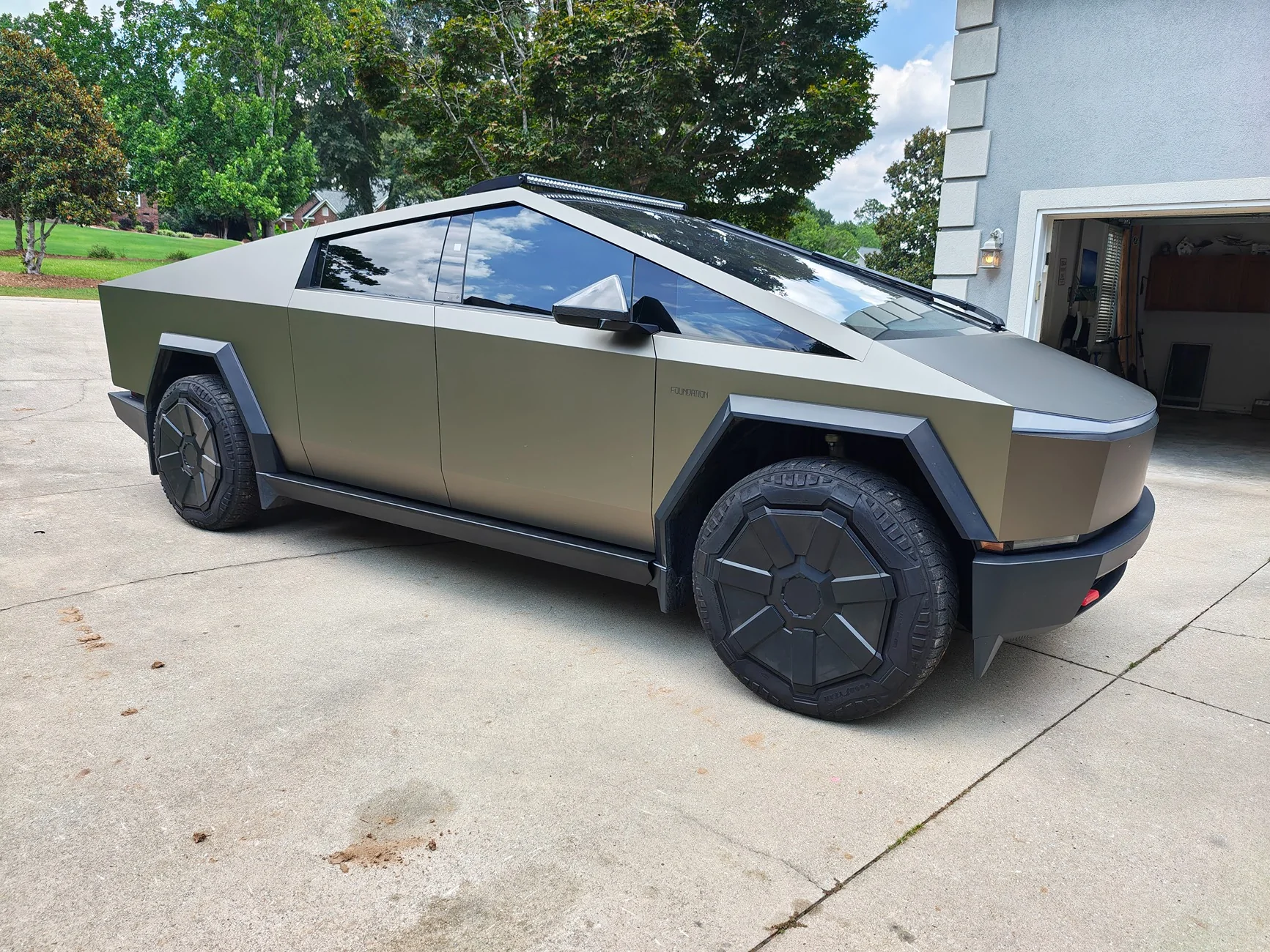 Tesla Cybertruck METAL / SILVER / TITANIUM / STEEL Vinyl Wrap & PPF Cybertruck -- Photos & Videos IMG_20260625_141915696_HDR
