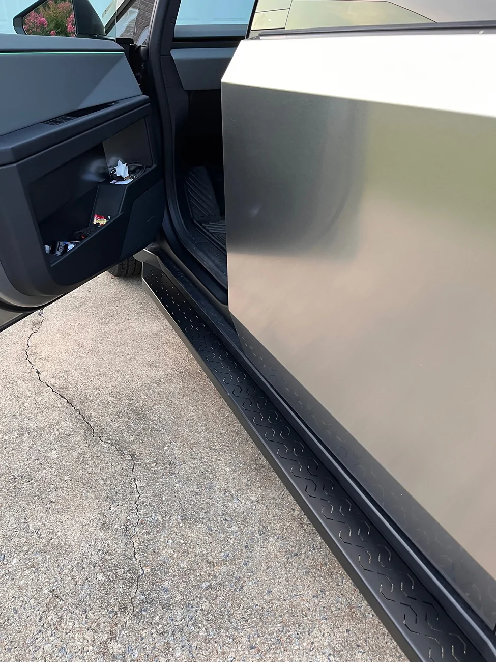 Tesla Cybertruck Who has the BEST running boards? Show us what you've got! IMG_5620