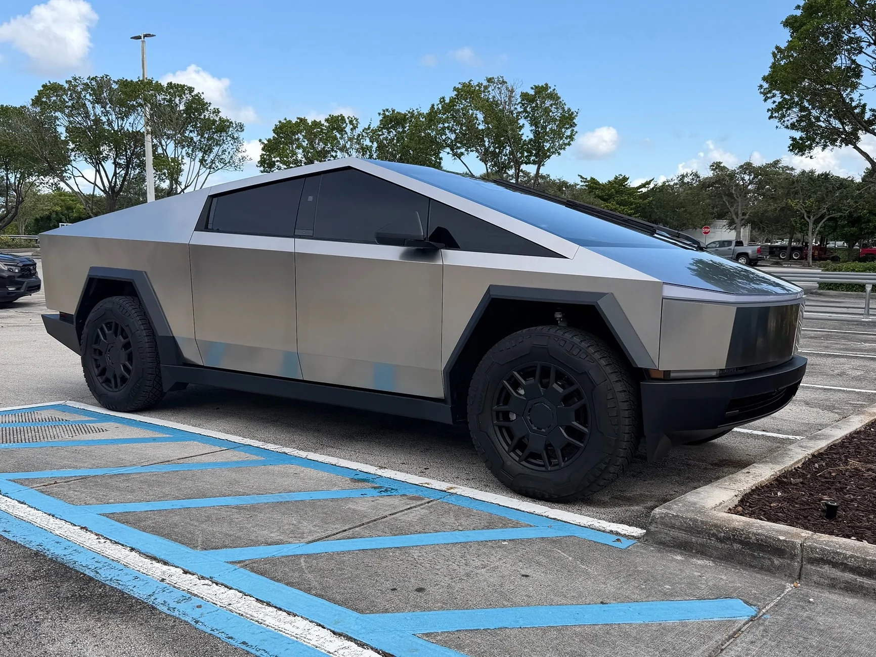 Tesla Cybertruck $59k Base Dual-Motor AWD Cybertruck Begin Delivery! IMG_5354