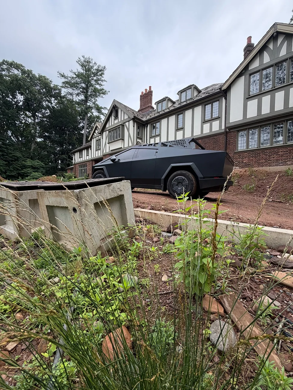 Tesla Cybertruck Daily random Cybertruck photos thread - Post Yours! 📸 🤳 IMG_0105