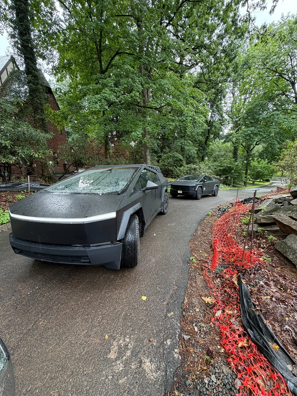 Tesla Cybertruck Daily random Cybertruck photos thread - Post Yours! 📸 🤳 IMG_0038