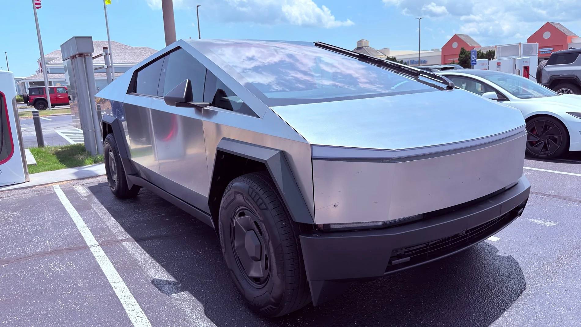Tesla Cybertruck $59k Base Dual-Motor AWD Cybertruck Begin Delivery! IMG_4055