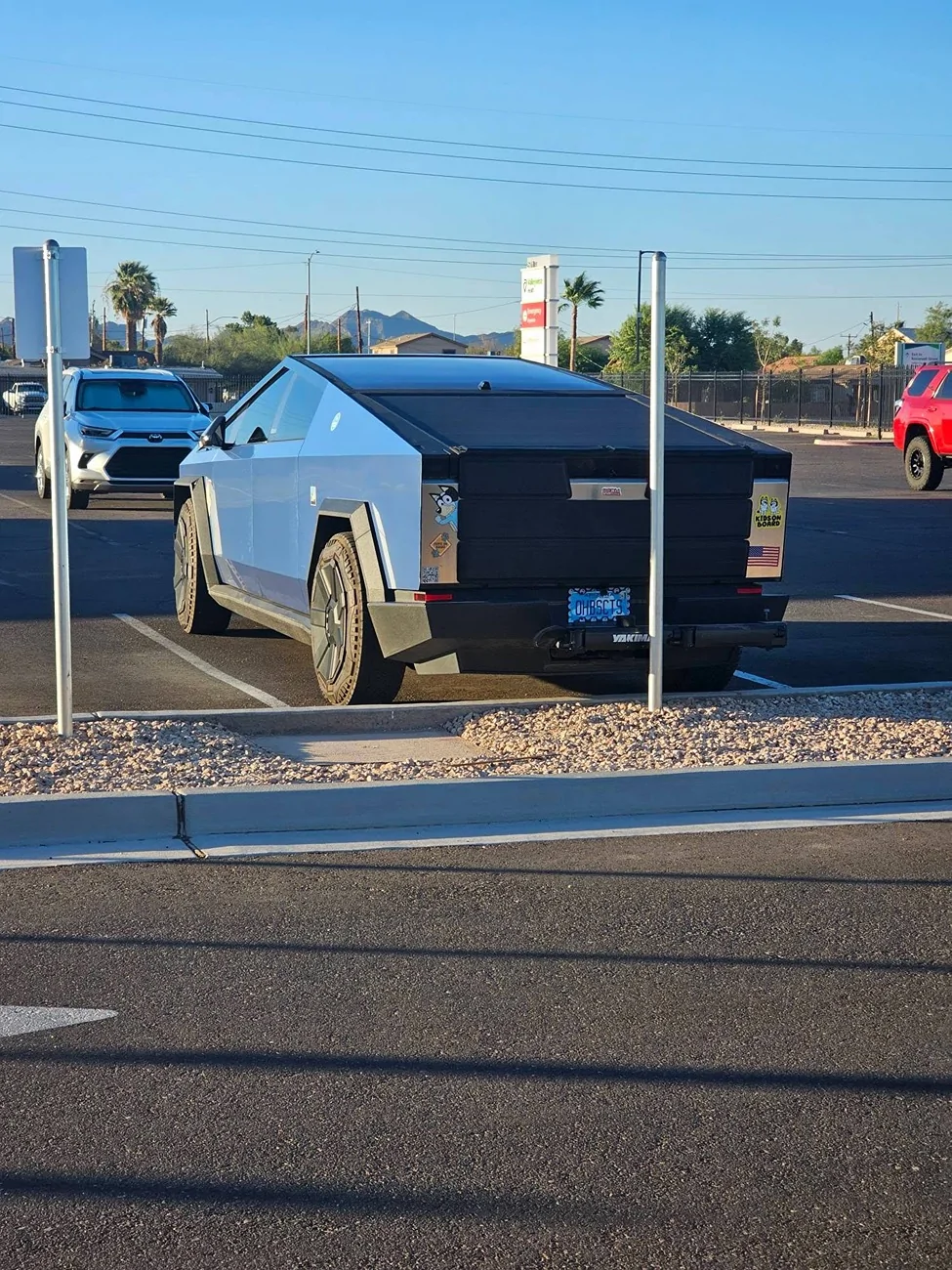Tesla Cybertruck Tailgate Shield - What is this for? 123_1