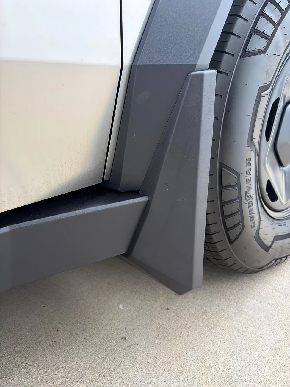 Tesla Cybertruck 59K SAWD - After Purchase Mods Thread 📐 IMG_0458