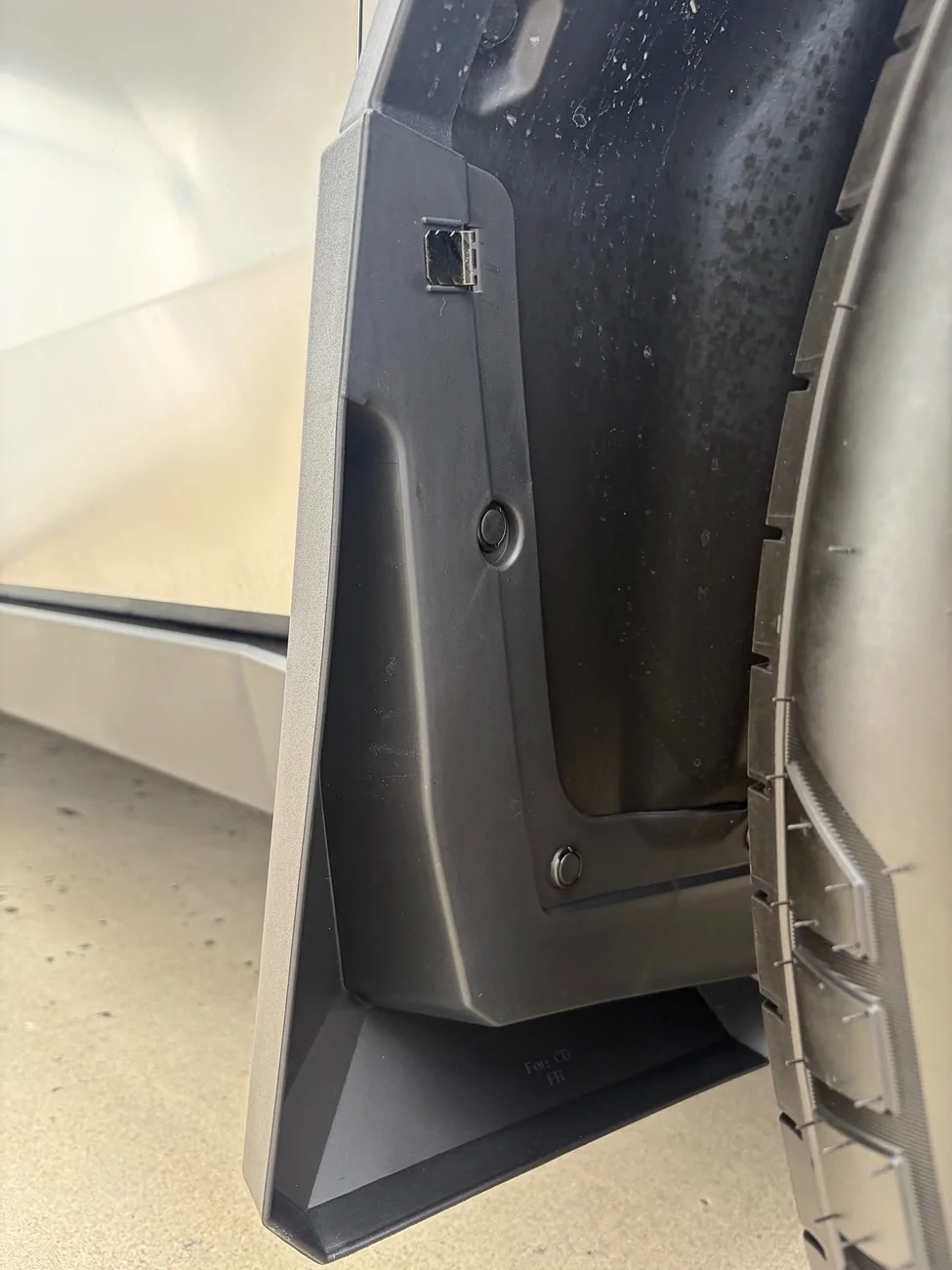 Tesla Cybertruck 59K SAWD - After Purchase Mods Thread 📐 IMG_0460